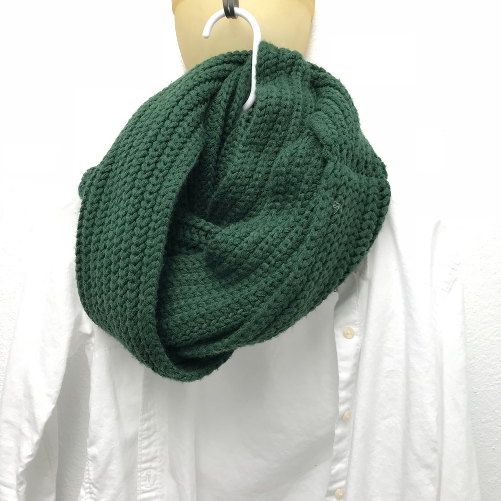 Green knitted scarf/wrap